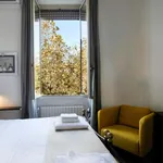 Rent 3 bedroom apartment in Milan