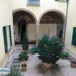 Affitto 5 camera appartamento di 140 m² in Bologna