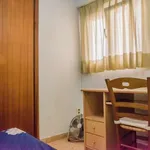 Rent a room of 90 m² in valencia