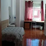 Rent a room of 160 m² in valencia