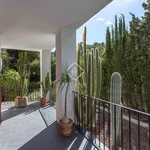 Rent 5 bedroom house of 600 m² in Valencia