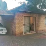 Rent 2 bedroom house in Roodepoort