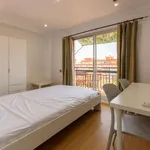 Rent 4 bedroom apartment in valencia