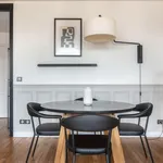 Rent 1 bedroom apartment of 581 m² in Paris