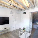 Rent 1 bedroom apartment of 30 m² in madrid