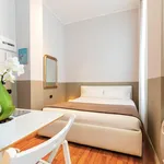 Rent 3 bedroom apartment of 29 m² in Milan