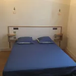 Appartement de 430 m² avec 1 chambre(s) en location à Paris