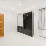 Rent 4 bedroom flat in London