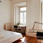 Rent a room of 120 m² in lisbon