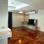 Rent 4 bedroom apartment of 500 m² in Bangkok