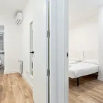 Rent 4 bedroom apartment of 133 m² in Barcelona