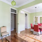 Rent 5 bedroom apartment of 95 m² in Lisboa