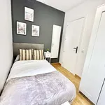 Rent a room of 130 m² in madrid