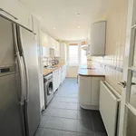 Rent 2 bedroom flat in South East England