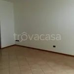 Appartamento in affitto a Trecate viale Conti Cicogna, non arredato/vuoto, balcone, angolo cottura - TrovaCasa