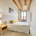 Rent 2 bedroom apartment of 77 m² in barcelona