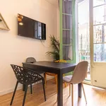 Rent a room of 190 m² in Barcelona