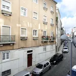 Rent a room of 85 m² in lisbon