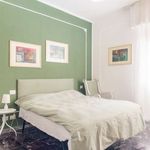 Rent a room of 120 m² in Roma