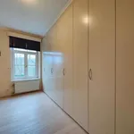 Maison de 610 m² avec 5 chambre(s) en location à Court-Saint-Etienne