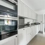 Rent 2 bedroom apartment of 93 m² in Sevenoaks