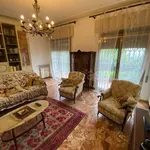 Rent 6 bedroom apartment of 100 m² in Adria