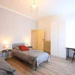 Rent 3 bedroom apartment of 20 m² in Modena