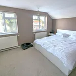 Rent 4 bedroom house in Woking