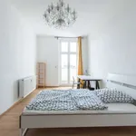 Rent a room of 97 m² in berlin