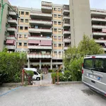 Affitto 5 camera appartamento di 120 m² in Naples