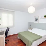 Rent a room of 127 m² in Valencia