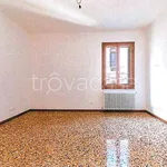 Rent 5 bedroom apartment of 122 m² in Venezia