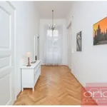 Pronajměte si 3 ložnic/e byt o rozloze 84 m² v Prague