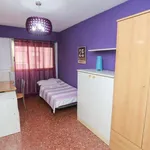 Rent a room of 120 m² in valencia