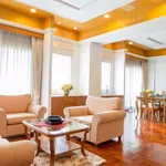 Rent 2 bedroom apartment of 200 m² in Bangkok