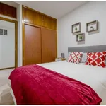 Rent a room of 200 m² in madrid