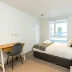 Rent 5 bedroom flat of 92 m² in London