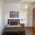 Rent a room of 120 m² in lisbon