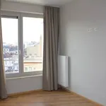 ETTERBEEK: PROXIMITÉ "Commission européenne et accès facile au transport". Un incroyable appartement entièrement meublé, composé de 3 chambres, cuisine entièrement équipée, salon spacieux,