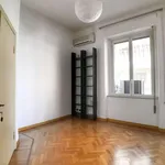 Rent 5 bedroom apartment of 150 m² in Roma