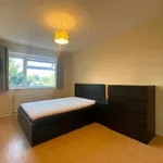 Rent 2 bedroom flat in Reigate and Banstead