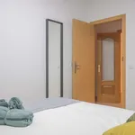 Rent a room of 300 m² in madrid