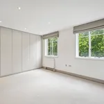 Rent 4 bedroom apartment of 184 m² in London