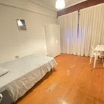 Rent 4 bedroom apartment in Bilbao