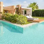 Rent 4 bedroom house in Cala Conta