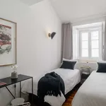 Rent 2 bedroom apartment of 50 m² in lisbon