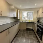 Rent 3 bedroom flat in Wakefield