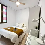 Rent 5 bedroom apartment in Valencia