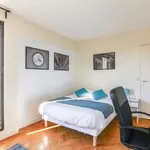 Rent a room in paris