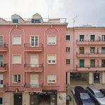 Rent 3 bedroom apartment in Lisbon